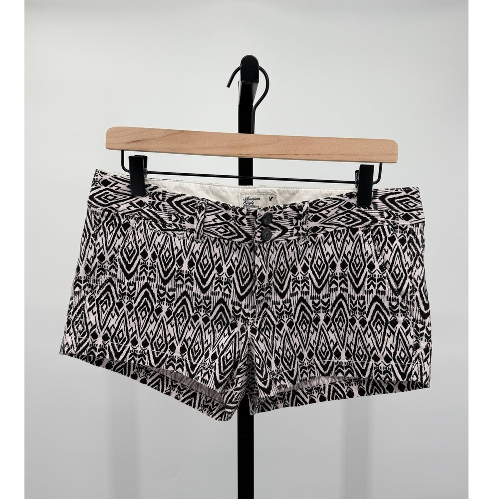 American Eagle Womens Size 6 Low Rise Mini Shorts Black White Geometric Boho Y2K